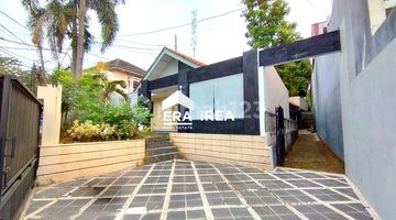 tampak depan rumah 1 lantai siap pakai