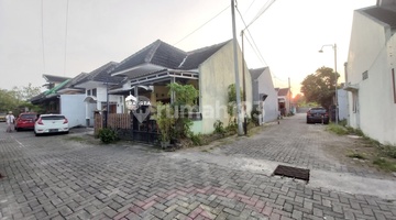 tampak depan rumah 1 lantai di puspa