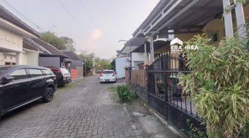 tampak depan rumah 1 lantai di puspa