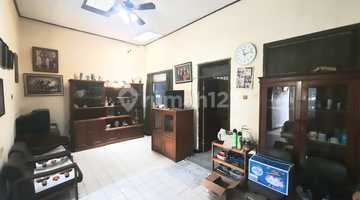 ruang keluarga jual cepat rumah pusat kota
