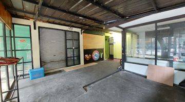 tampak depan rumah lama tempat usaha prime