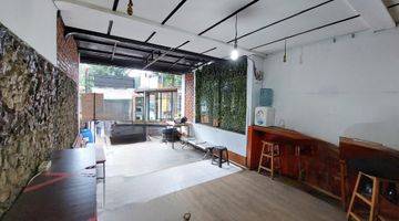 tampak depan rumah lama tempat usaha prime