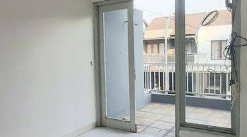 Gambar 2 Rumah dijual dalam cluster emerald town house sektor 9 bintaro jaya