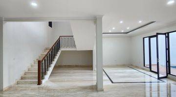 Gambar 4 Rumah 2 Lantai Bagus Semi Furnished SHM di Pondok Indah