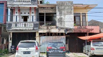 Gambar 3 Ruko gandeng 3 di Jalan gedung nasional. Depan warjo.