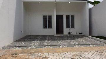 tampak depan dijual rumah murah 2 lantai