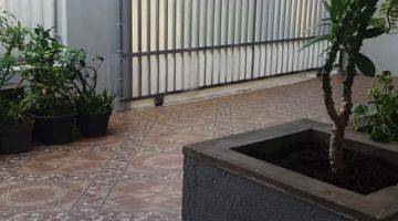 garasi/carport rumah dijual siap huni di