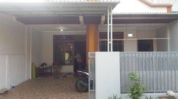 garasi/carport rumah dijual siap huni di