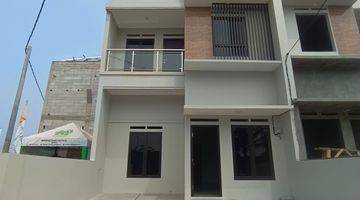 tampak depan rumah di jual 2 lantai