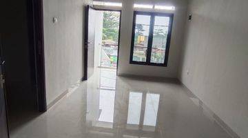 ruang keluarga rumah di jual 2 lantai
