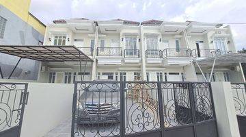 Gambar 2 Rumah Exclusive Ready$tok Terbatas di dekat stasiun Depok 