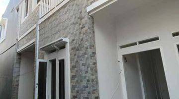 tampak depan rumah 2 lantai baru shm