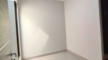 kamar tidur rumah baru siap huni dalam