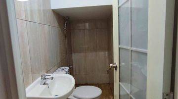 kamar mandi rumah baru 2 lantai siap