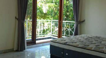 Gambar 4 Rumah Hook 3 Lantai Furnished di Pondok Indah, Jakarta Selatan