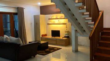 Gambar 1 Rumah 2 Lantai Bagus Unfurnished SHM di Kebon Jeruk, Jakarta Barat