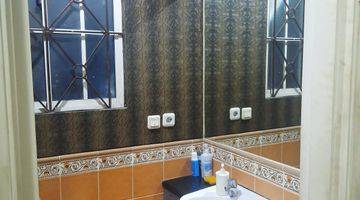 Gambar 2 Rumah 2 Lantai Bagus Semi Furnished SHM di Lippo Karawaci, Tangerang