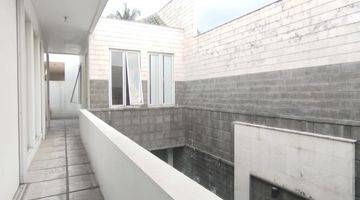 Gambar 4 Rumah Di Intercorn Kebun Jeruk Lt450 M2, Lb 700 M2, Bagus 2 Lantai