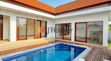 Gambar 1 2 bedrooms villa for rent at Kerobokan, strategic location with new building, close to Berawa area