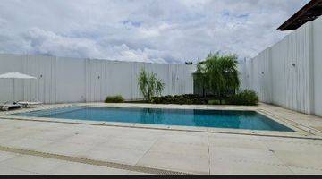 Gambar 1 Rumah Modern & Private Resort. Swimming Pool