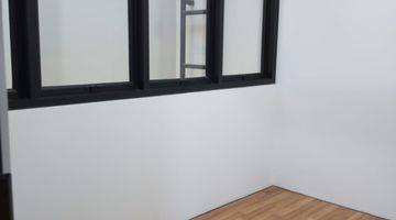 kamar tidur rumah baru minimalis strategis di