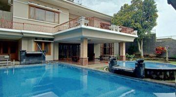 kolam renang rumah mewah harga terbaik kawasan