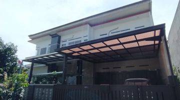 tampak depan rumah mewah minimalis di komp