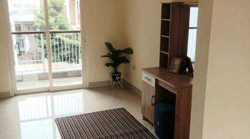 kamar tidur dijual rumah 2 lantai siap