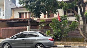 Gambar 2 Rumah 2 Lantai SHM di Cinere, Depok