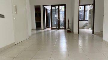 Gambar 1 Rumah 2 Lantai Semi Furnished di Gading Serpong Serenade Lake