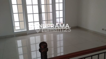 ruang keluarga rumah mewah konsep resort european