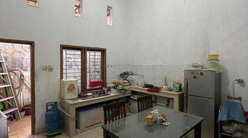 Gambar 5 Rumah 3 Lantai Butuh Renovasi Unfurnished SHM Jalan Bambu Iv, Medan