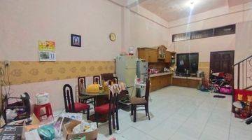 Gambar 3 Rumah 3 Lantai Bagus Semi Furnished, Jalan Wahidin, Medan