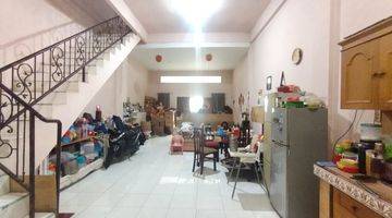 Gambar 1 Rumah 3 Lantai Bagus Semi Furnished, Jalan Wahidin, Medan