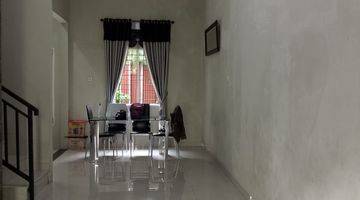 Gambar 2 Rumah 2 Lantai Bagus Unfurnished Sertifikat SHM Jalan Tempua Medan Sunggal