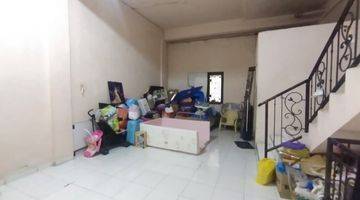 Gambar 5 Rumah 3 Lantai Bagus Semi Furnished, Jalan Wahidin, Medan