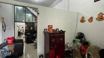 Gambar 2 Rumah 3 Lantai Butuh Renovasi Unfurnished SHM Jalan Bambu Iv, Medan