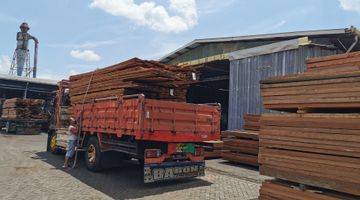 Gambar 2 Wood industry manufacturing in Indonesia for sale