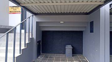 garasi/carport 3 lantai di jual rumah