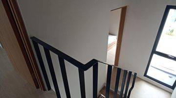 foto lainnya 3 lantai di jual rumah