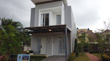 tampak depan dijual rumah di cluster amarillo