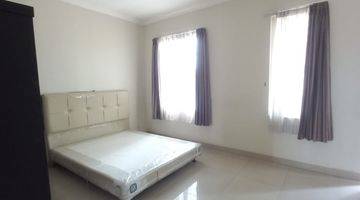 Gambar 3 Rumah 2 Lantai Baru Semi Furnished Oakwood