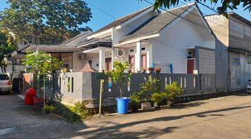 Gambar 1 Rumah Bagus Semi Furnished Sertifikat Hak Milik di Kemang, Bogor