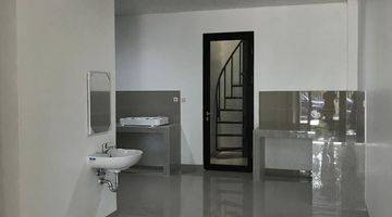 Gambar 1 Rumah 2 Lantai Sudah Renovasi Semi Furnished di Cluster Le Seine, Jgc, Cakung, Jakarta Timur , Jakarta Timur