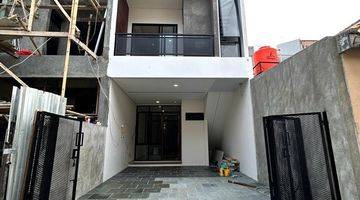 Gambar 1 Tebet Timur, Brand New House 3,5 Lantai, Cityview Rooftop