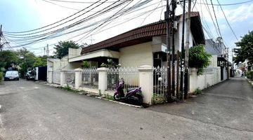 Gambar 2 Dijual Rumah Lama Hitung Tanah Akses 2 Mobil Tebet