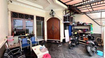 Gambar 5 Rumah 2 Lantai di Tebet Barat Dekat Jalan 2 Mobil