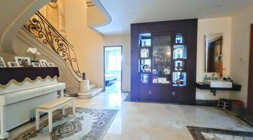 Gambar 1 Dijual Rumah Design Classic Kelapa Gading