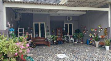 tampak depan dijual cepat murah rumah cantik