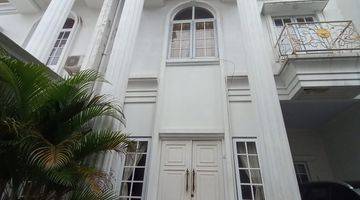 tampak depan rumah daerah cipayung